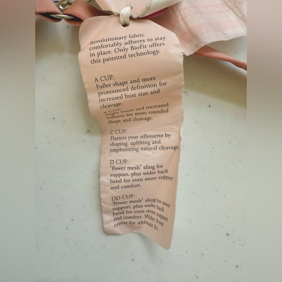 NWT Victoria’s Secret BioFit Multiway Bra With Underwire Size 40DD - Picture 6 of 9